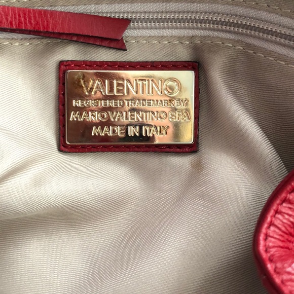 Beautiful Valentino shoulder bag. - Picture 11 of 15